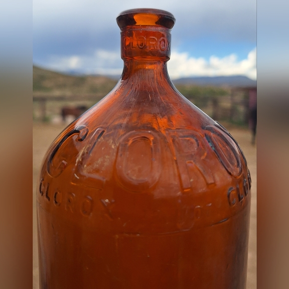 1930's CLOROX brown glass bottle. 32 oz. 10" tall - Picture 3 of 5